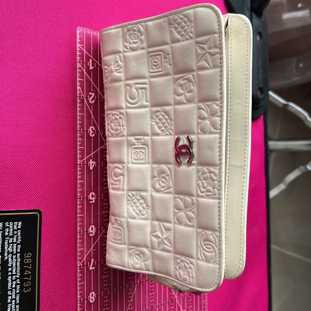 Authentic Chanel In a beautiful color and very good condition - Picture 6 of 11